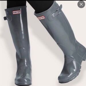 Hunter Gloss Tall Rain Boots in Dark Gray/Black (Graphite)